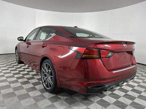2023 Nissan Altima SR VC-Turbo FWD