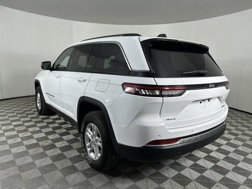 2022 Jeep Grand Cherokee Laredo
