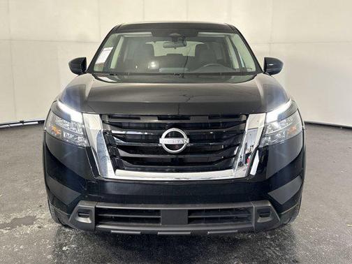 2025 Nissan Pathfinder S FWD