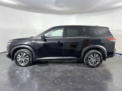 2025 Nissan Pathfinder S FWD