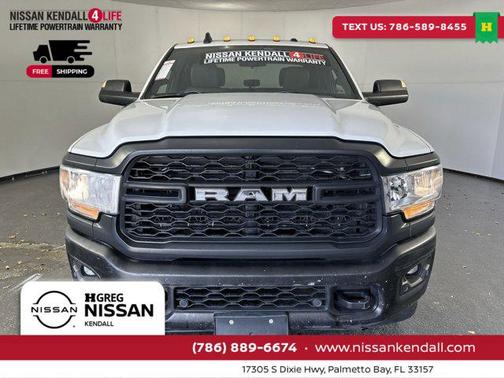 2022 RAM 2500 Tradesman Crew Cab 4x2 8' Box