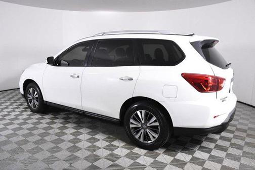 Glacier White 2017 Nissan Pathfinder SV