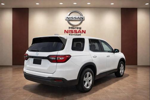 Platinum White Pearl 2023 Honda Pilot 2WD LX
