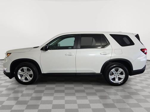 Platinum White Pearl 2023 Honda Pilot 2WD LX