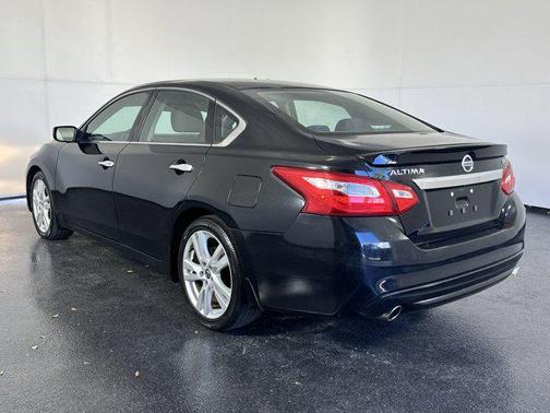 2016 Nissan Altima 2.5 SR