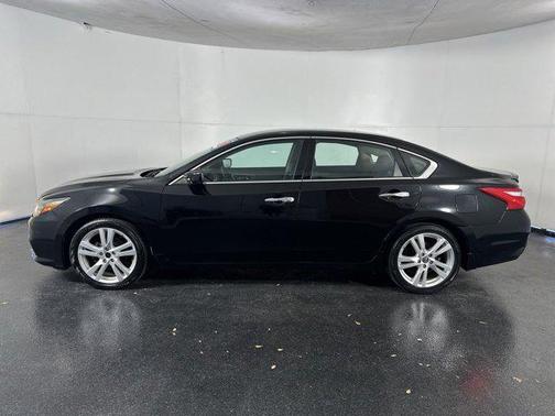 2016 Nissan Altima 2.5 SR
