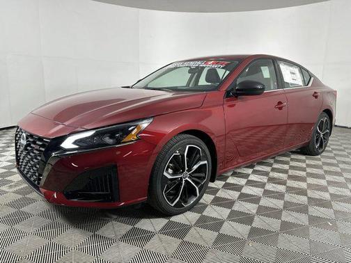 2025 Nissan Altima SR FWD