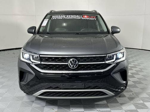 Gray 2022 Volkswagen Taos 1.5T SEL