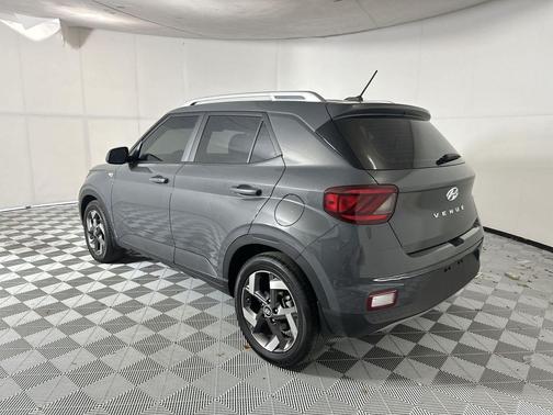 Ecotronic Gray 2025 Hyundai VENUE SEL