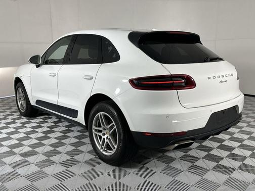 White 2017 Porsche Macan Macan