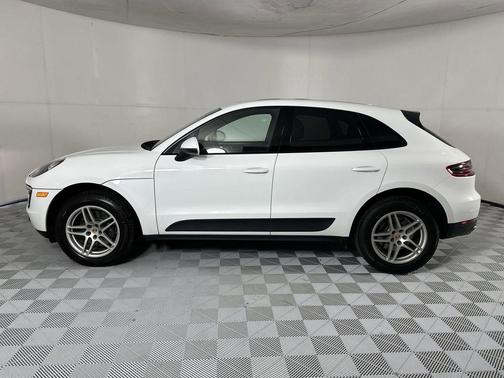 White 2017 Porsche Macan Macan