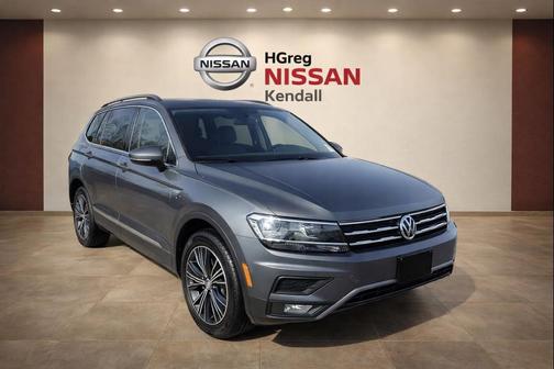 Platinum Gray Metallic 2018 Volkswagen Tiguan 2.0T SEL