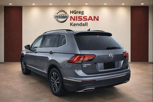Platinum Gray Metallic 2018 Volkswagen Tiguan 2.0T SEL