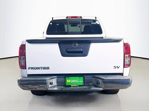 Glacier White 2019 Nissan Frontier SV-I4