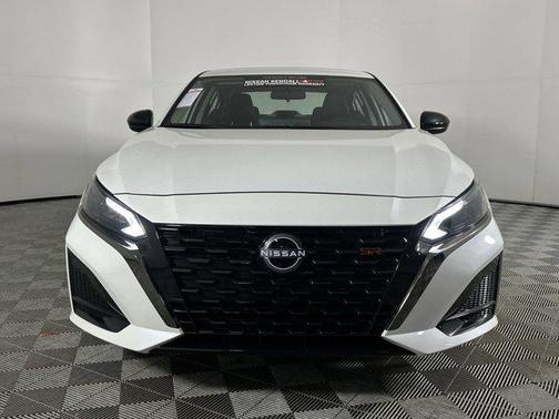 2025 Nissan Altima SR FWD