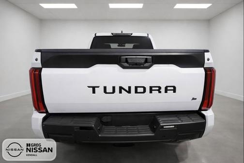 Ice Cap 2023 Toyota Tundra SR5