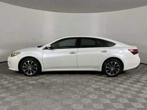 2016 Toyota Avalon XLE