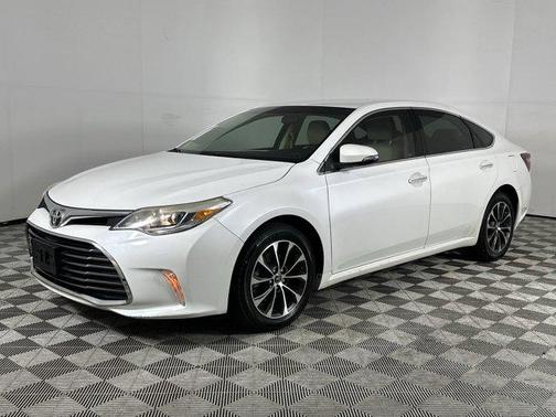 2016 Toyota Avalon XLE