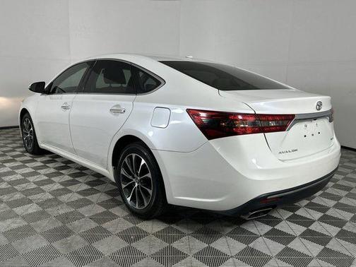 2016 Toyota Avalon XLE