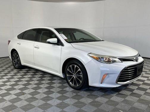2016 Toyota Avalon XLE