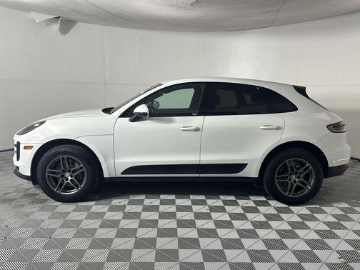 White 2019 Porsche Macan Macan