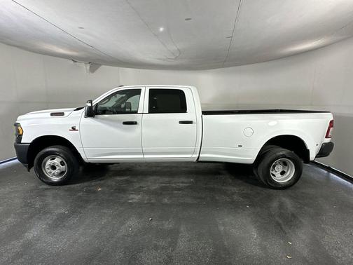 Bright White Clearcoat 2023 RAM 3500 Tradesman Crew Cab 4x4 8' Box