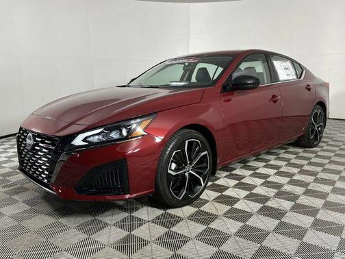 2025 Nissan Altima SR FWD