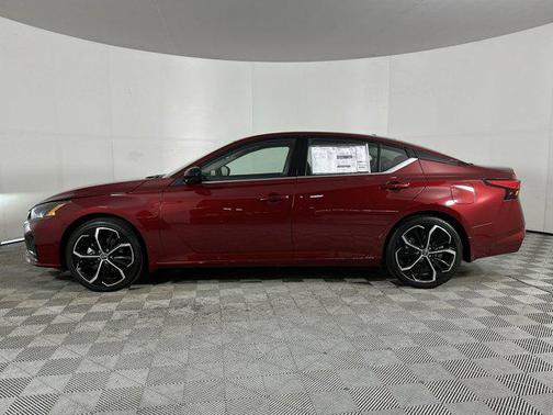 2025 Nissan Altima SR FWD