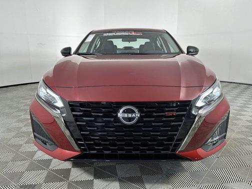 2025 Nissan Altima SR FWD