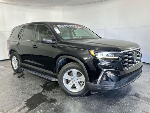 2023 Honda Pilot 2WD LX