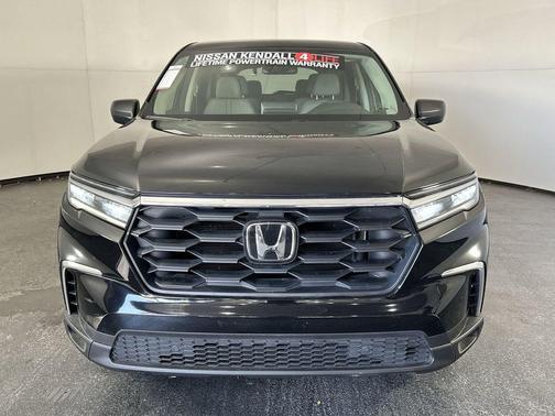 2023 Honda Pilot 2WD LX