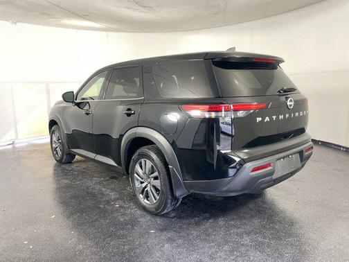 2024 Nissan Pathfinder S FWD