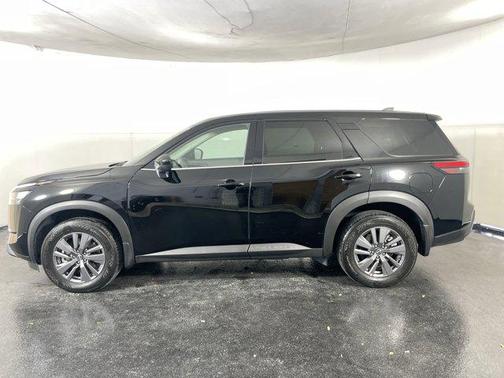 2024 Nissan Pathfinder S FWD
