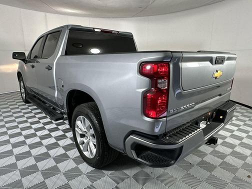 Sterling Gray Metallic 2025 Chevrolet Silverado 1500 Custom