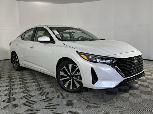 Aspen White Tricoat 2025 Nissan Sentra SV