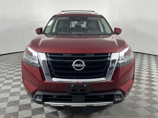 2022 Nissan Pathfinder SL 4WD