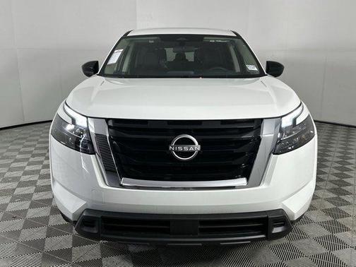 2025 Nissan Pathfinder S FWD
