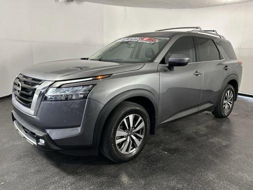 2022 Nissan Pathfinder SL 4WD