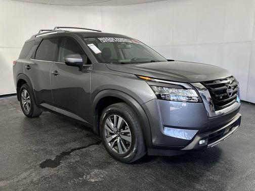 2022 Nissan Pathfinder SL 4WD