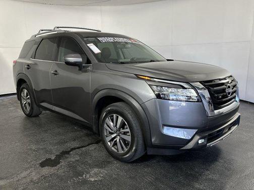 2022 Nissan Pathfinder SL 4WD