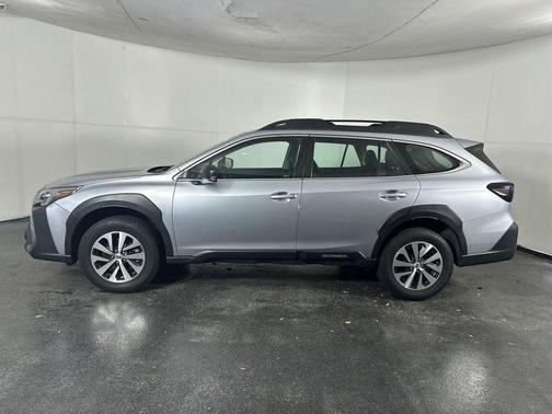 Ice Silver Metallic 2023 Subaru Outback Base