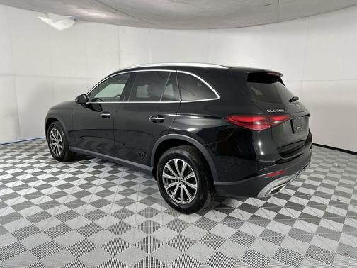 Black 2024 Mercedes-Benz GLC 300 4MATIC