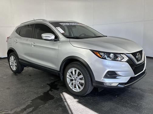 2022 Nissan Rogue Sport SV