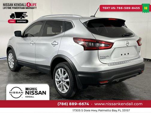 2022 Nissan Rogue Sport SV