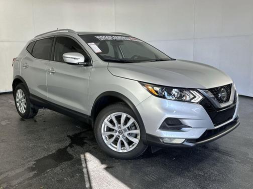2022 Nissan Rogue Sport SV