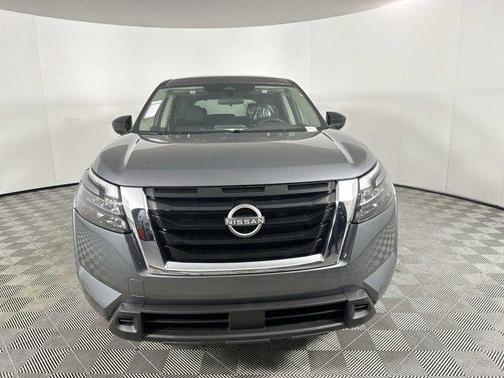 2025 Nissan Pathfinder S FWD