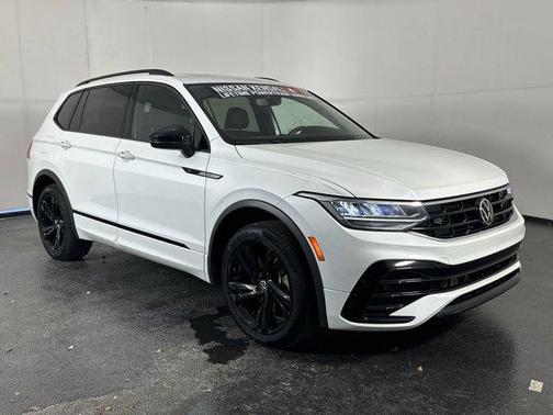 2024 Volkswagen Tiguan 2.0T SE R-Line Black