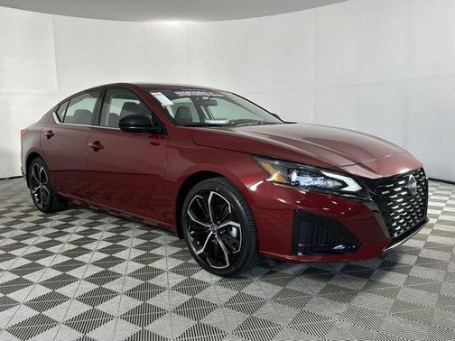 2025 Nissan Altima SR FWD