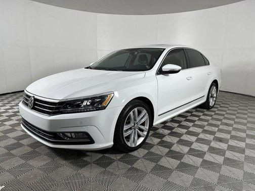 2017 Volkswagen Passat 1.8T SE w/Technology