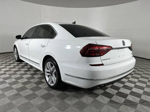 2017 Volkswagen Passat 1.8T SE w/Technology